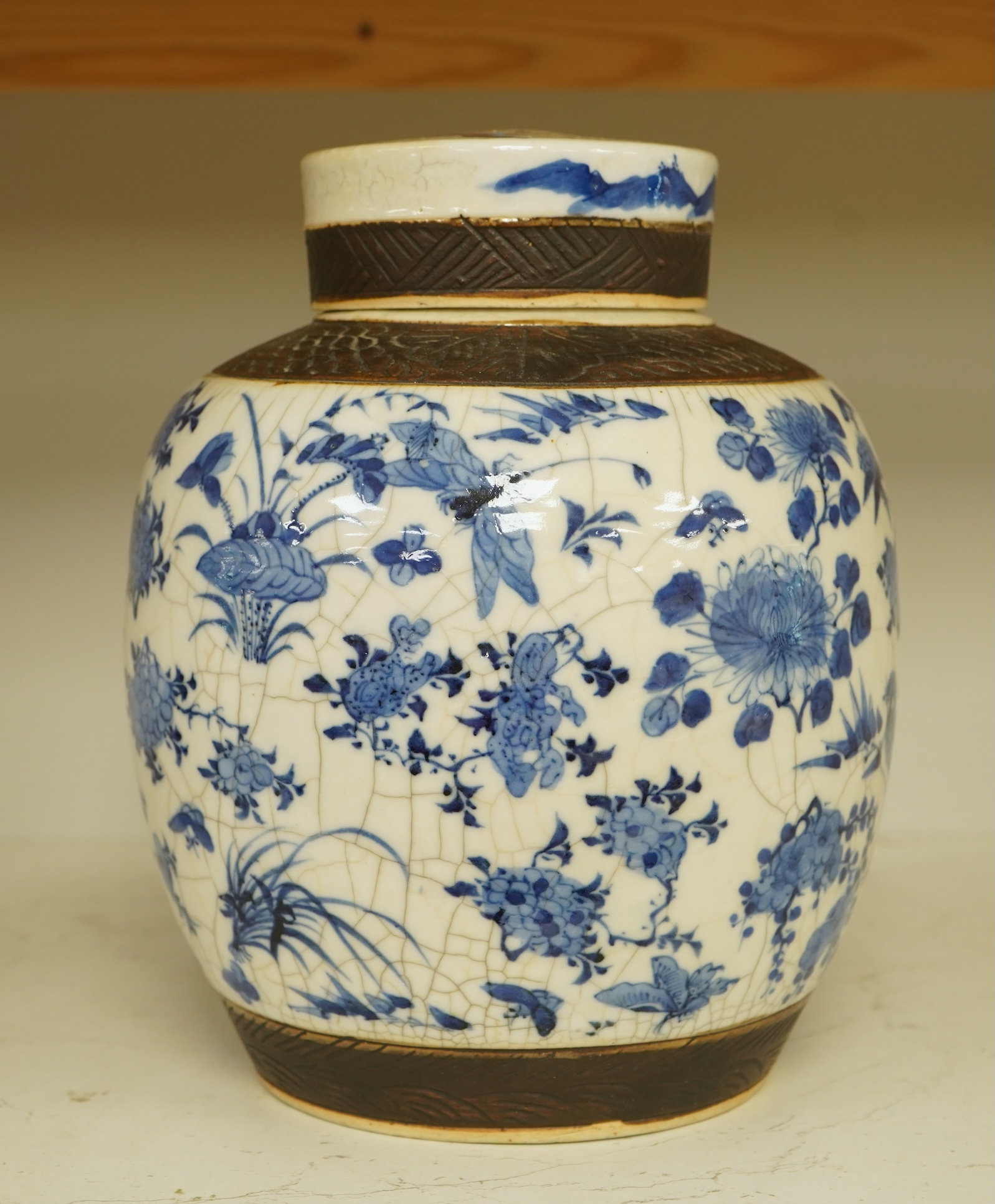 A Chinese blue and white crackle glaze ginger jar and cover, 26cm high